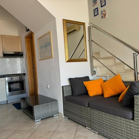 Lovely Split Level Apartment With Sea View, Pool, Free Parking And Wifi Cavtat Kültér fotó