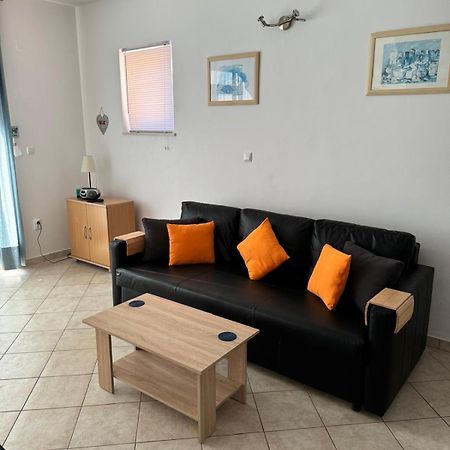 Lovely Split Level Apartment With Sea View, Pool, Free Parking And Wifi Cavtat Kültér fotó