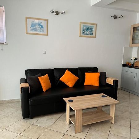 Lovely Split Level Apartment With Sea View, Pool, Free Parking And Wifi Cavtat Kültér fotó