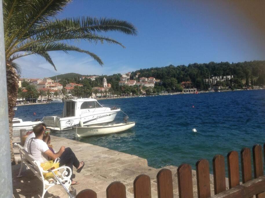 Lovely Split Level Apartment With Sea View, Pool, Free Parking And Wifi Cavtat Kültér fotó